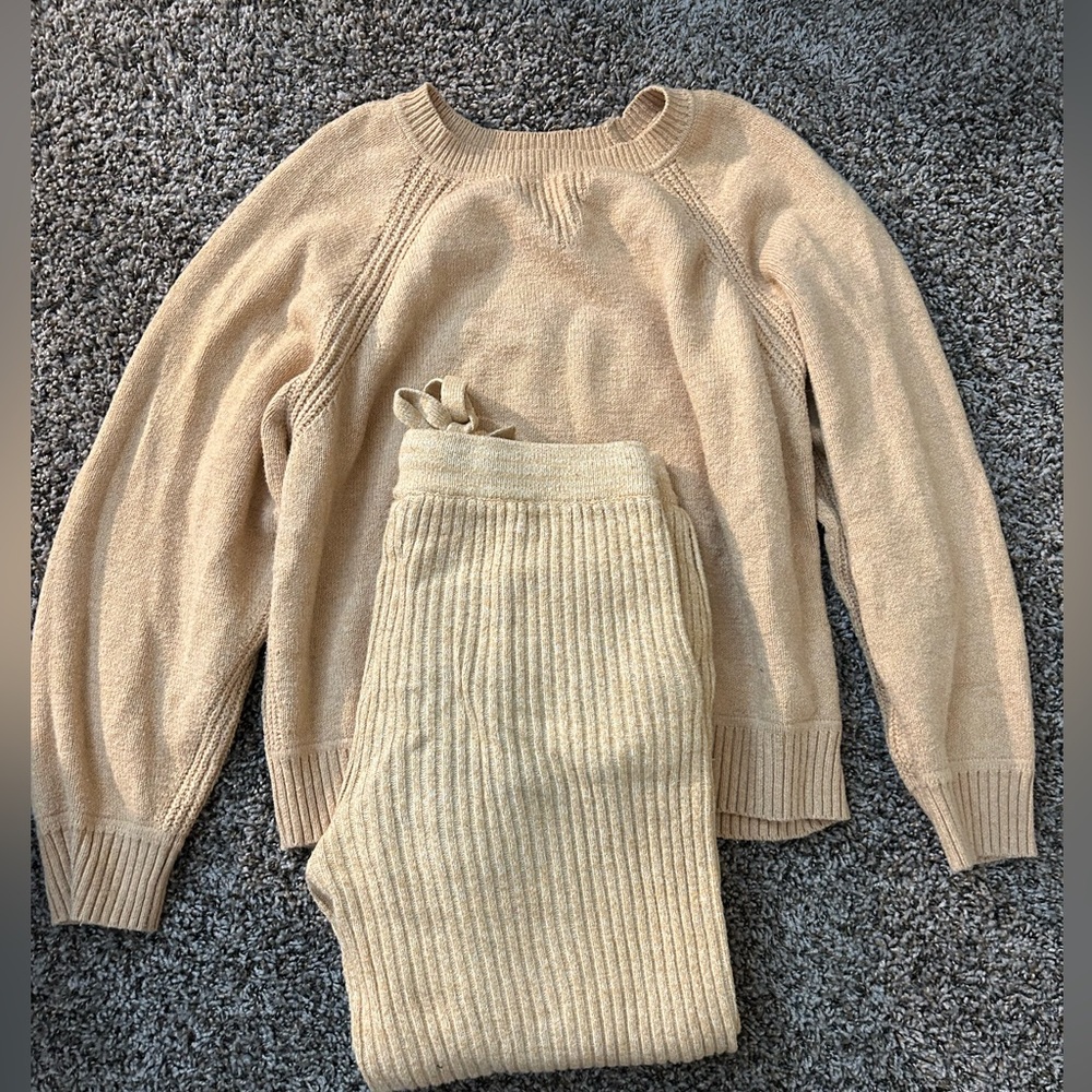 UNIVERSAL THREAD PAJAMA SET